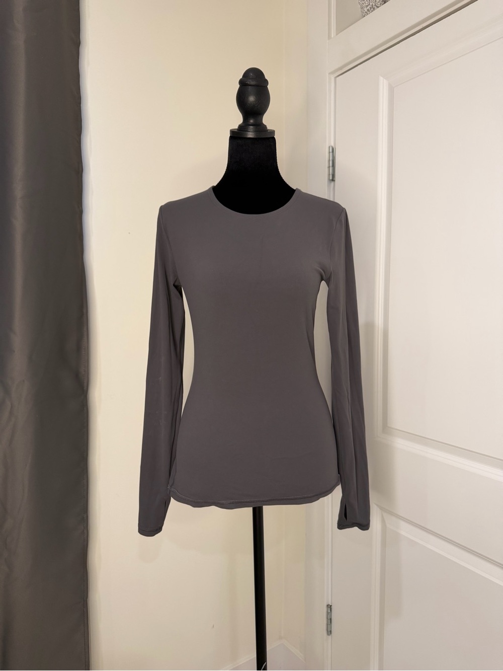 Gray Long-Sleeve Women's Crewneck Top